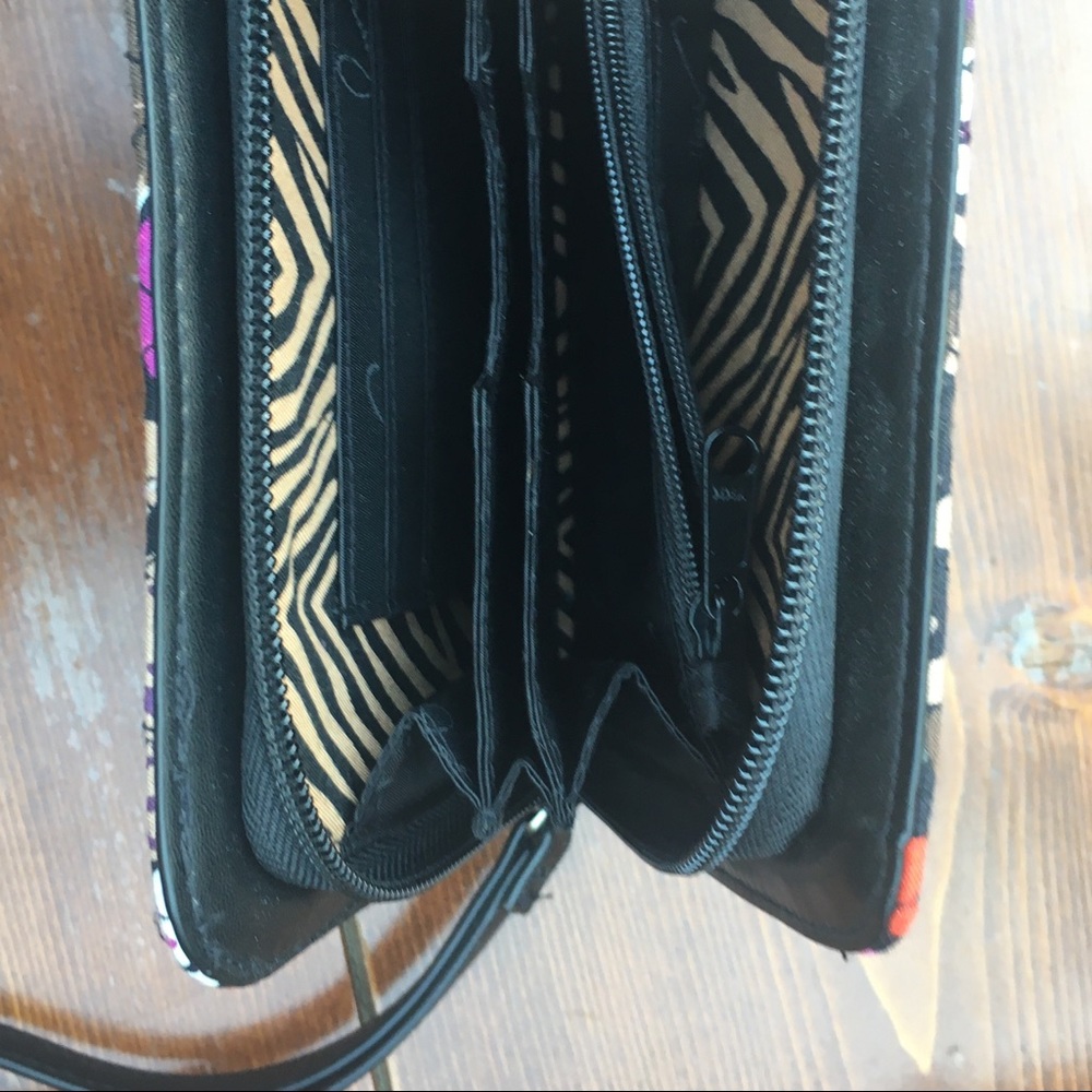 Vera Bradley Zip Around Wristlet - Picture 5 of 10